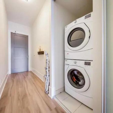 Metropolis Loft - Cn Tower Apartment Toronto Luaran gambar