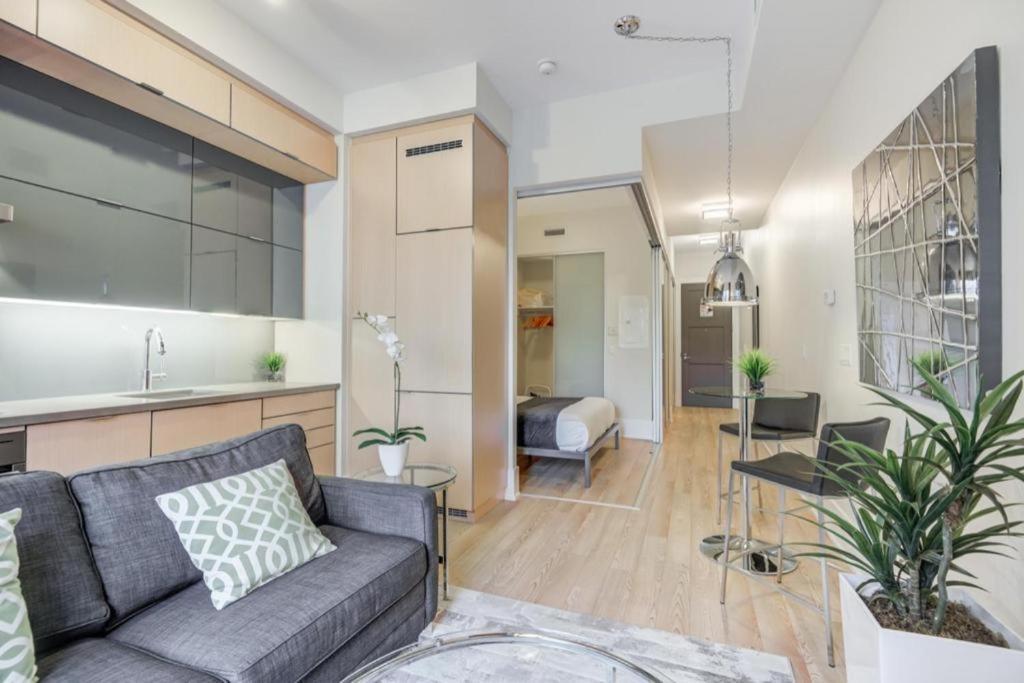 Metropolis Loft - Cn Tower Apartment Toronto Luaran gambar